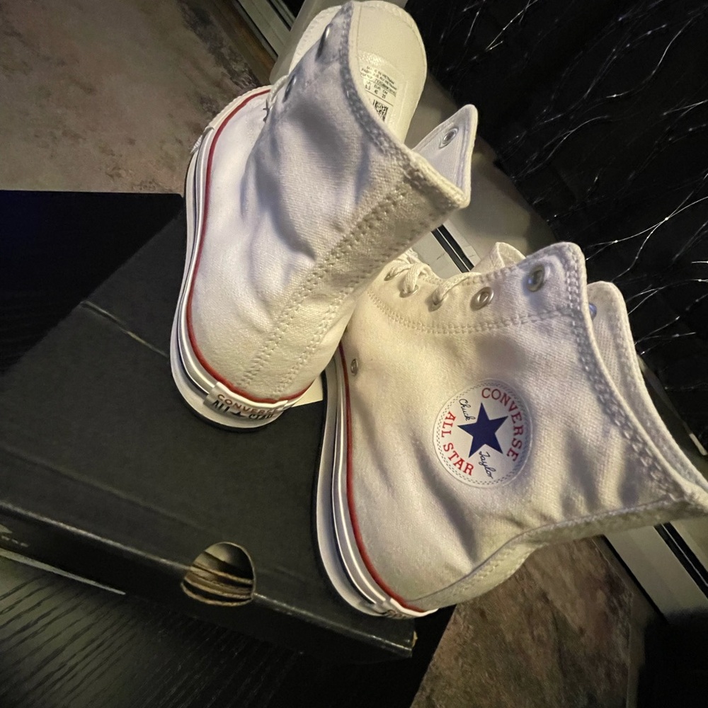 Converse hi top chuck taylors